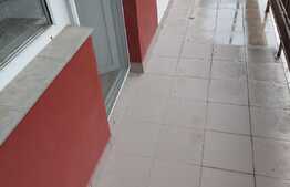 Apartament 3 camere, 2 balcoane, parcare, etaj intermediar