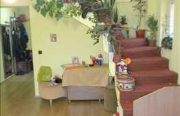 Apartament cu scara interioara, 4 camere, 98 mp, zona Muzeul Apei