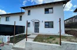 Duplex de vanzare, 120 mp, 250 teren, finisat recent, zona Tauti 