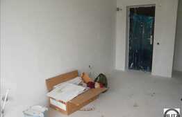 De vanzare 1 camera, 31 mp, decomandat, zona strazii Eroilor! Semifinisat!