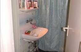 De vanzare 2 camere, 40 mp utili, zona Clabucet, cu boxa la subsol