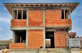 De vanzare casa 120 mp utili, 675 mp teren, utilitati, Corusu!