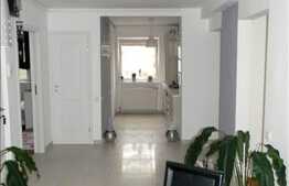 Apartament de vanzare4 camere, 85 mp, zona Donath. Boxa inclusa!