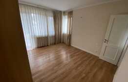 Apartament de 3 camere, 78 mp, zona Tractorul 