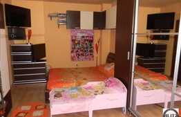 1 camera de vanzare, 39 mp utili, zona strazii Vanatorului, cu boxa si parcare