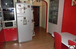 1 camera de vanzare, 39 mp utili, zona strazii Vanatorului, cu boxa si parcare