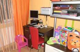 1 camera de vanzare, 39 mp utili, zona strazii Vanatorului, cu boxa si parcare