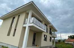 Duplex de vanzare, 115 mp,  200 teren,  pozitionare sudica, zona de case Gilau 