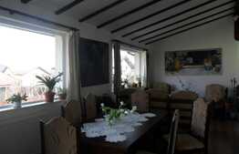 Duplex in cartierul Bunloc de 365 mp, teren 446 mp