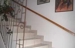 Duplex in cartierul Bunloc de 365 mp, teren 446 mp