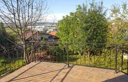 Vila cu arhitectura unica, 230 mp, 800 mp teren, Sannicoara