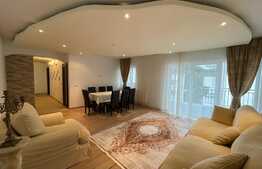 Apartament de 4 camere, decomandat, 125 mp, parcare, zona Vivo