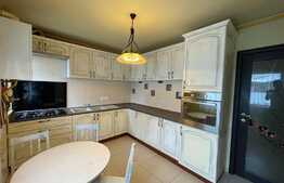 Apartament de 4 camere, decomandat, 125 mp, parcare, zona Vivo