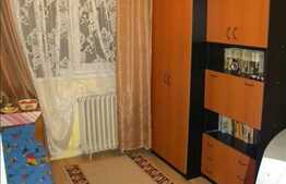 De vanzare apartament 3 camere, 54 mp utili, in zona Nora