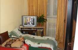 De vanzare apartament 3 camere, 54 mp utili, in zona Nora