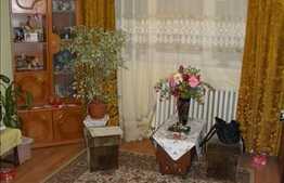 De vanzare apartament 3 camere, 54 mp utili, in zona Nora