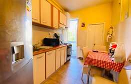 Apartament cu 3 camere, decomandat, 90 mp, parcare, zona Piata Avram Iancu