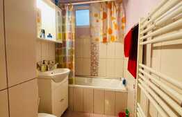 Apartament cu 3 camere, decomandat, 90 mp, parcare, zona Piata Avram Iancu