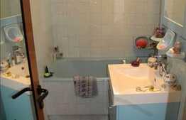 Vanzare 2 camere decomandate, zona Billa. Boxa, garaj si loc de parcare incluse!