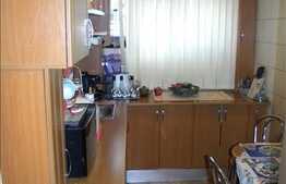 Vanzare 2 camere decomandate, zona Billa. Boxa, garaj si loc de parcare incluse!