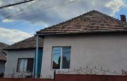  Casa de vanzare 100 mp, teren 309 mp, zona linistita,Dambu Rotund