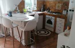 Casa spatioasa 240mp, teren 1800mp, situata la 15 km de Brasov