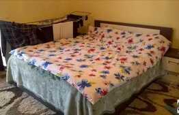 Vanzare mansarda inalta cu 1 camera, 45 mp, balcon, zona Florilor! Parcare!