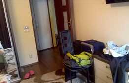 Vanzare mansarda inalta cu 1 camera, 45 mp, balcon, zona Florilor! Parcare!