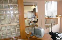 Vanzare apartament decomandat in zona Aurel Vlaicu