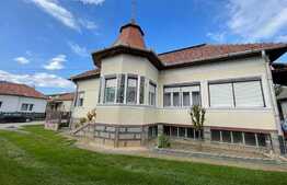 Casa individuala de vanzare, 4 camere, 160 mp, 1700 teren, Vlaha 