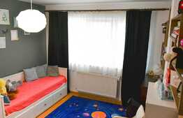 Apartament de 3 camere, 75 mp, garaj, boxa, zona strazii Buna Ziua