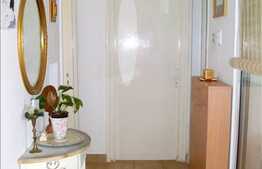 Vanzare 3 camere, decomandat, 75 mp utili, zona Piata Engels, garaj inclus