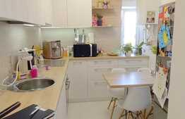 Apartament cu finisaje de lux , 4 camere, 67 mp,2 locuri de  parcare , zona Ansamblului Rezidential Iris