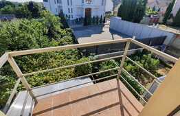 Apartament 2 camere, semidecomandat, gradina, zona UMF