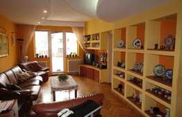 Apartament 3 camere, 90 mp, garaj, 2 balcoane, zona Alexandru Vlahuta