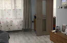 De vanzare casa cuplata, 71 mp utili, curte comuna,zona linistita