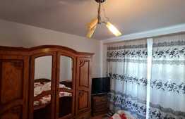 3 camere decomandate, 2 balcoane inchise, etaj intermediar, zona Gheorghe Doja