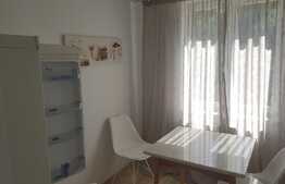 Casa cu 2 apartamente, 92 mp utili, teren, zona UMF