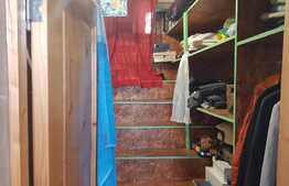 Investitie! Casa cu 2 apartamente, curte comuna, 38/25 mp utili, Central