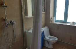 Investitie! Casa cu 2 apartamente, curte comuna, 38/25 mp utili, Central