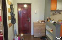 De vanzare 2 camere, 45.5 mp, balcon, zona Terra! Parcare inclusa!