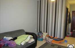 De vanzare 2 camere, 45.5 mp, balcon, zona Terra! Parcare inclusa!