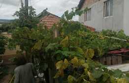 Casa Gruia cuplata demolabila/zona Kovari /35mp utili/120 mp curte