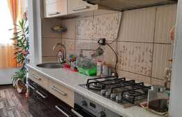 Apartament decomandat, 2 camere, etaj intermediar 40 mp + balcon, zona Mc Donalds Minerva