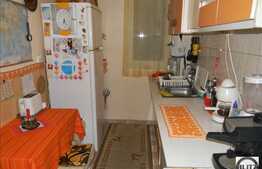 Zona Aleea Clabucet, vanzare 2 camere decomandate 40 mp. Boxa inclusa!