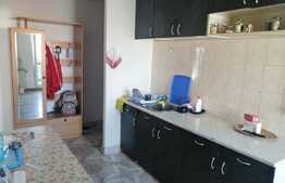 Apartament 2 camere decomandate, 2 balcoane, pe etaj intermediar!