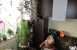 2 camere de vanzare, 48 mp utili, zona Hotel Royal, cu boxa si parcare