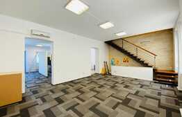 Vila renovata, 372 mp, curte proprie de aprox 300 mp, zona piata Cipariu