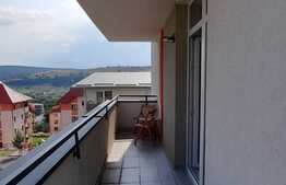 Apartament 3 camere , 71 mp .