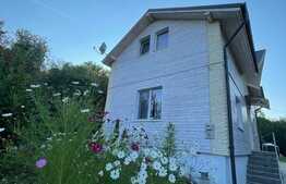 Casa individuala de vanzare  , 110 mp, 3 nivele, 1000 teren, sat Tauti 